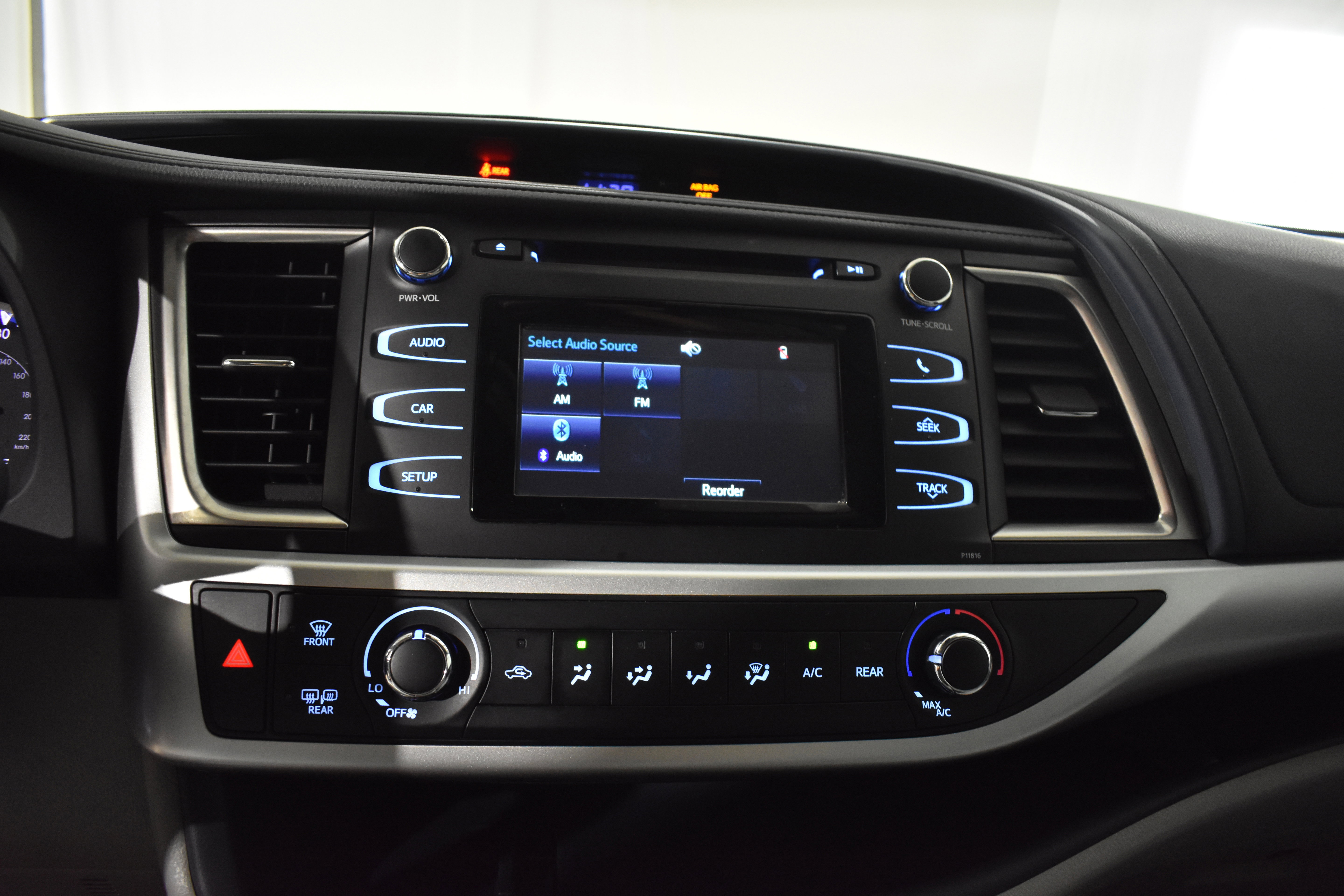 Used 2019 Toyota Highlander LE image 21