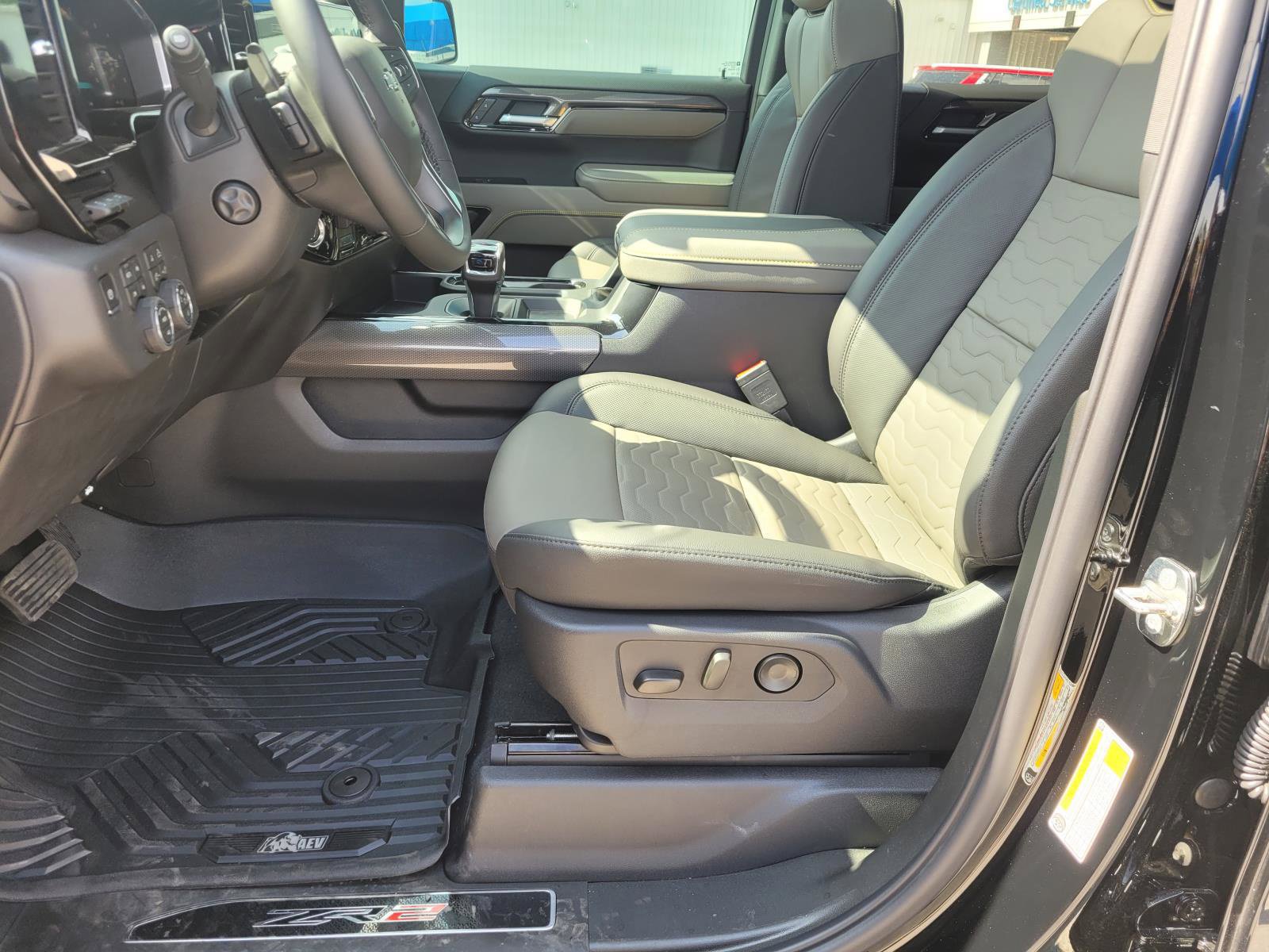 New 2026 Chevrolet Silverado 1500 ZR2 w/ ZR2 Bison Edition AWD/4WD image 10