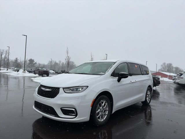 Used 2024 Chrysler Pacifica Touring-L