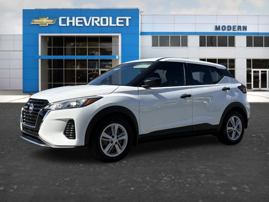 Used 2023 Nissan Kicks S image 1