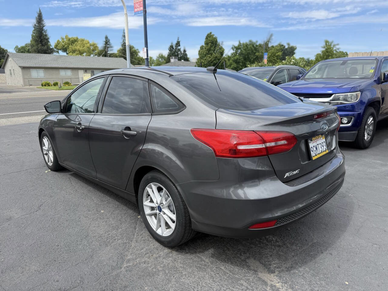 Used 2015 Ford Focus SE FWD image 4