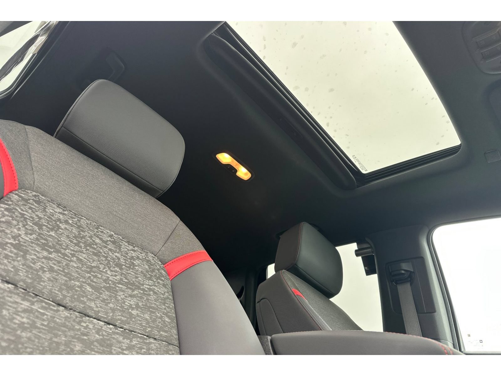Used 2025 Chevrolet Colorado Z71 AWD/4WD image 18