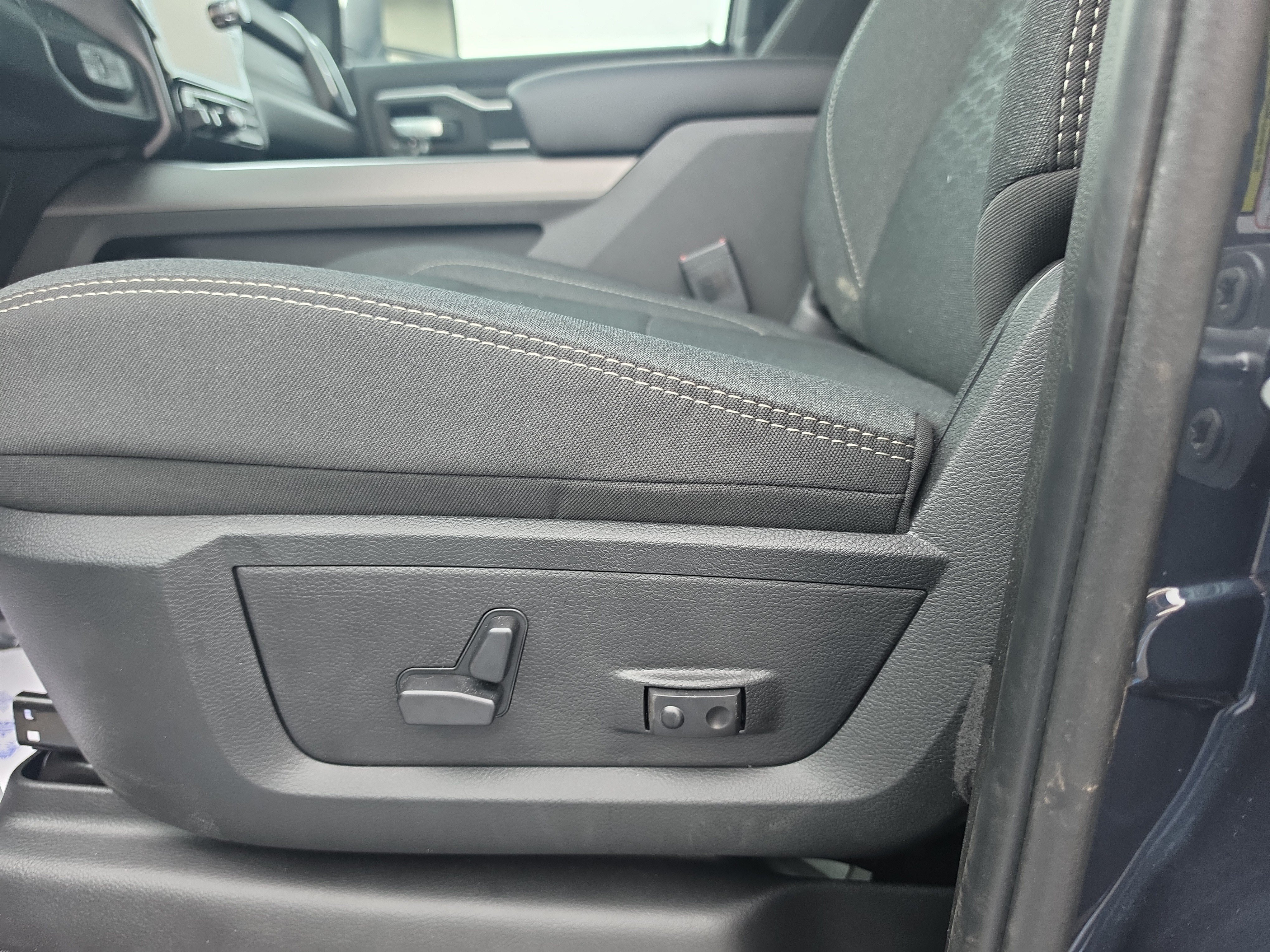New 2027 RAM 2500 Big Horn AWD/4WD image 13