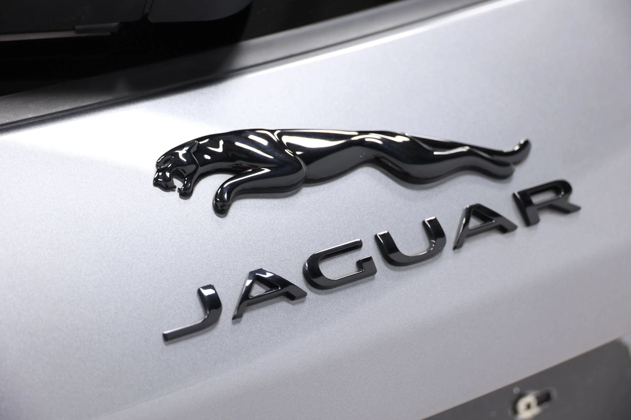 Used 2022 Jaguar F-PACE SVR AWD/4WD image 7