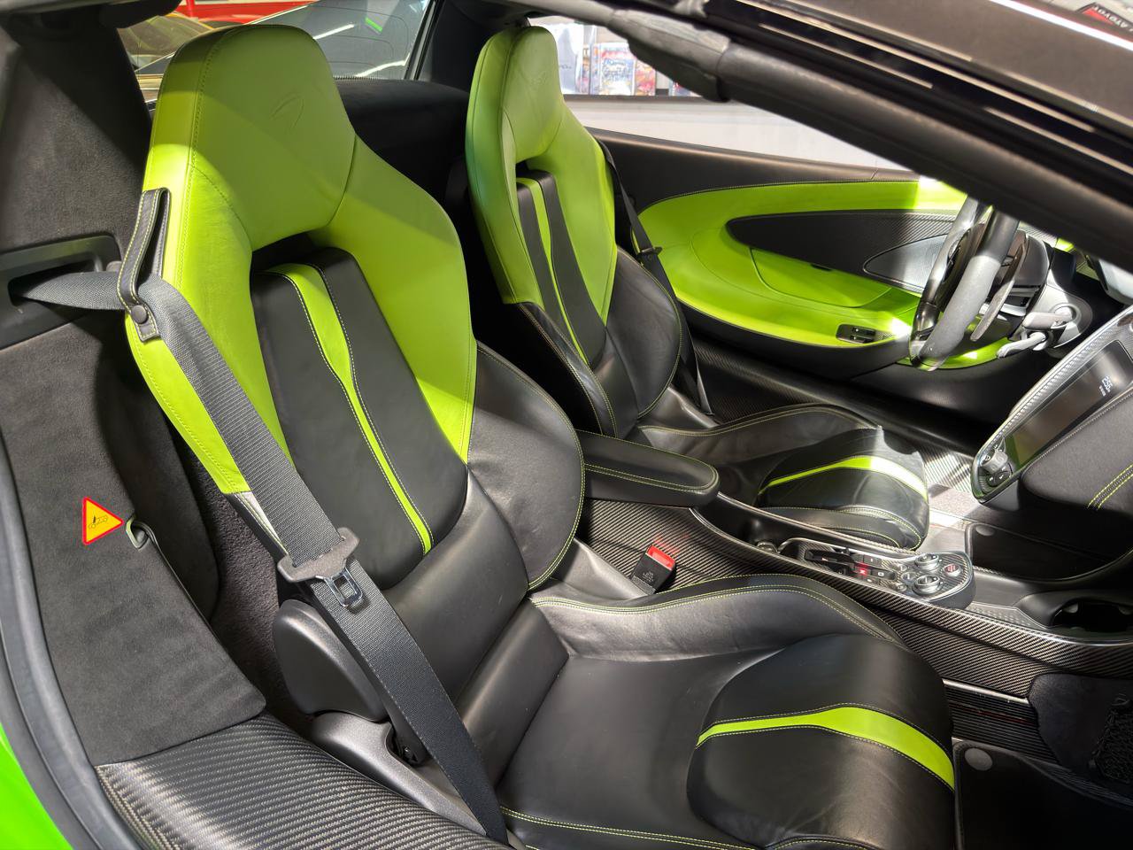 Used 2020 McLaren 600LT Spider RWD image 18