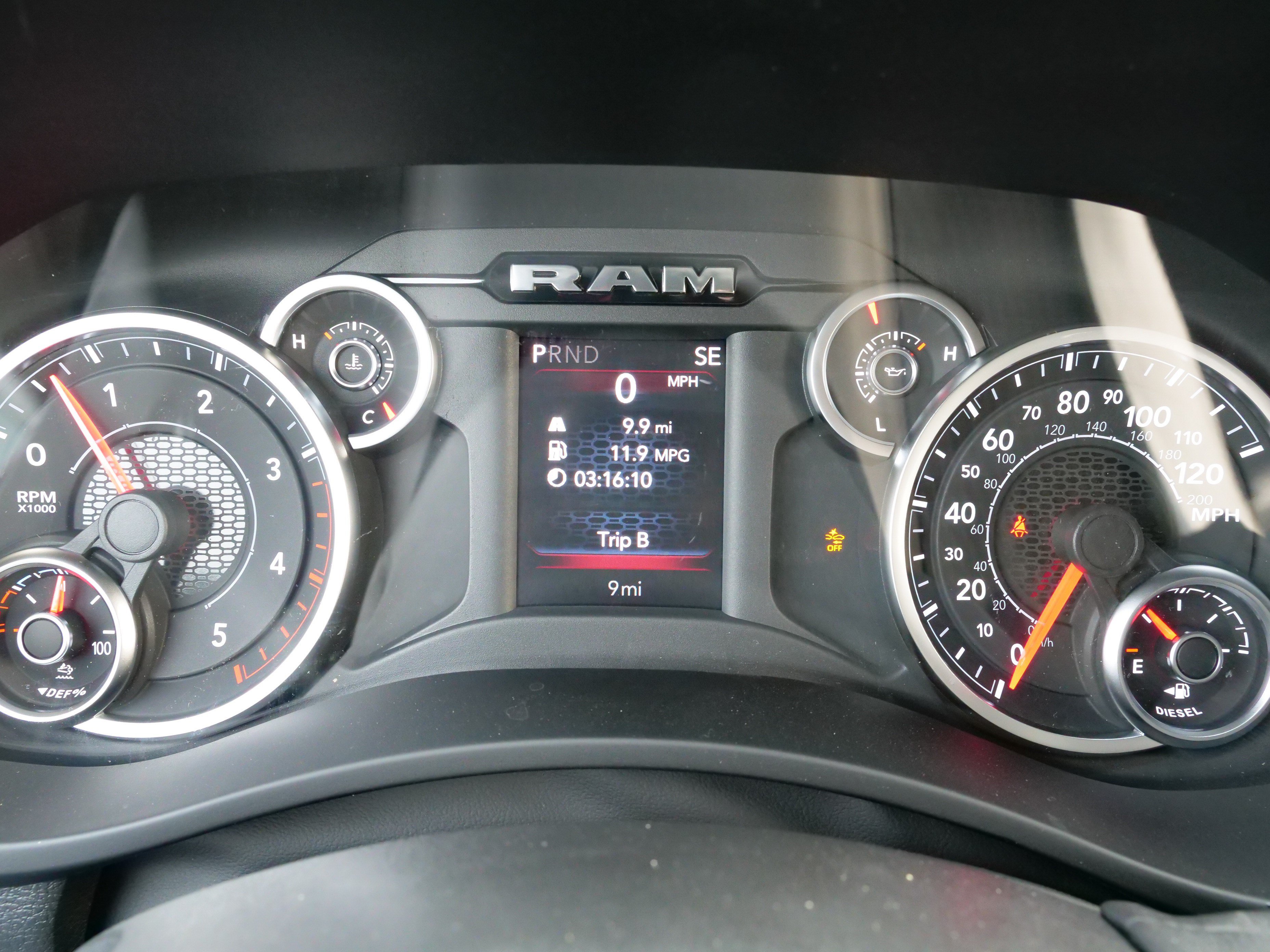 New 2026 RAM 3500 Tradesman AWD/4WD image 19