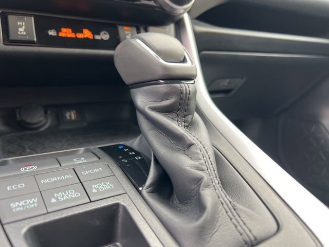 Used 2023 Toyota RAV4 XLE Premium image 22