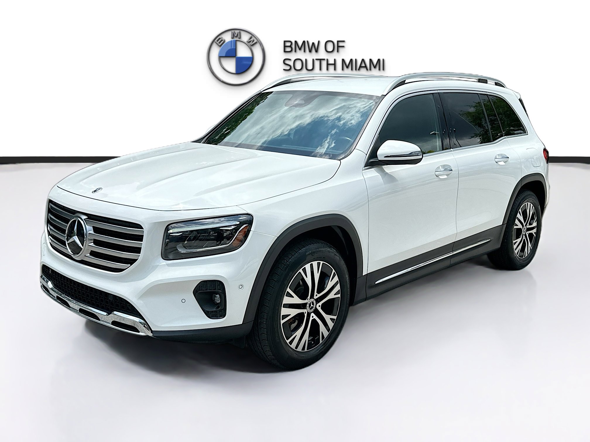 Used 2024 Mercedes-Benz GLB 250 image 3