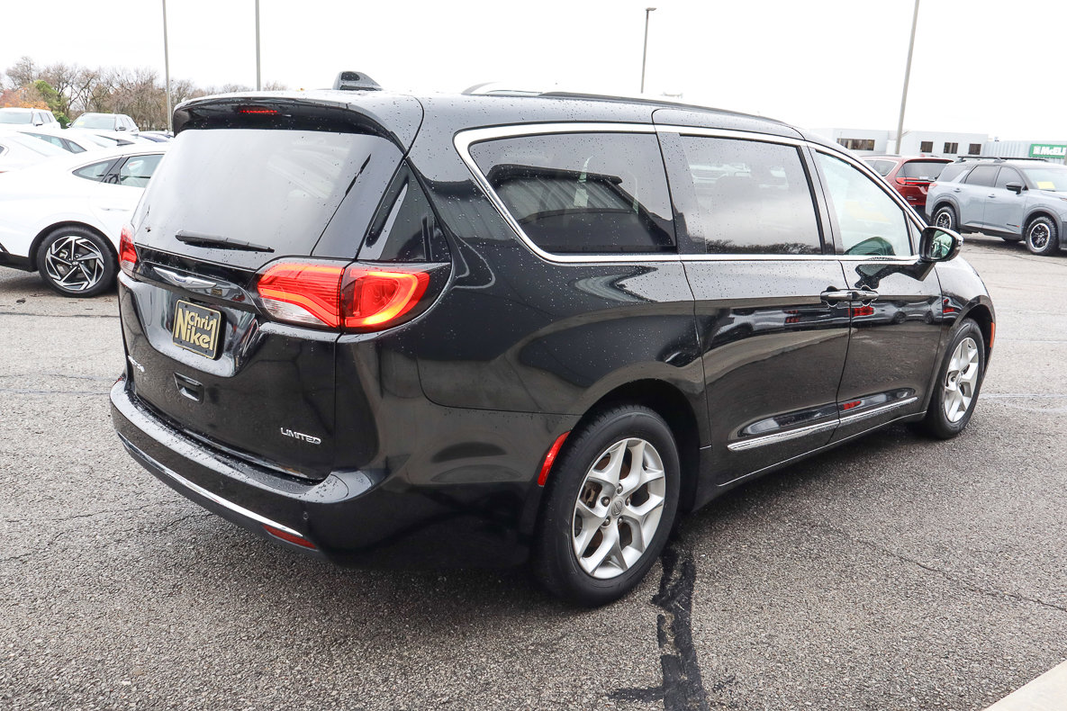 Used 2020 Chrysler Pacifica Limited image 4