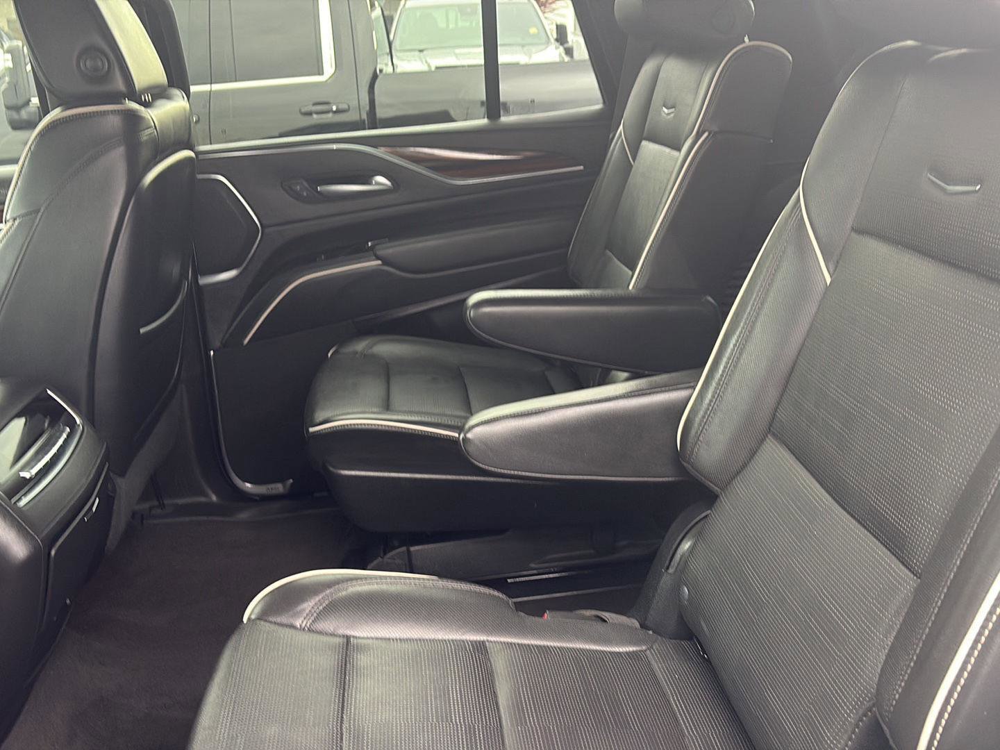 Used 2023 Cadillac Escalade Premium Luxury w/ Performance Package AWD/4WD image 36