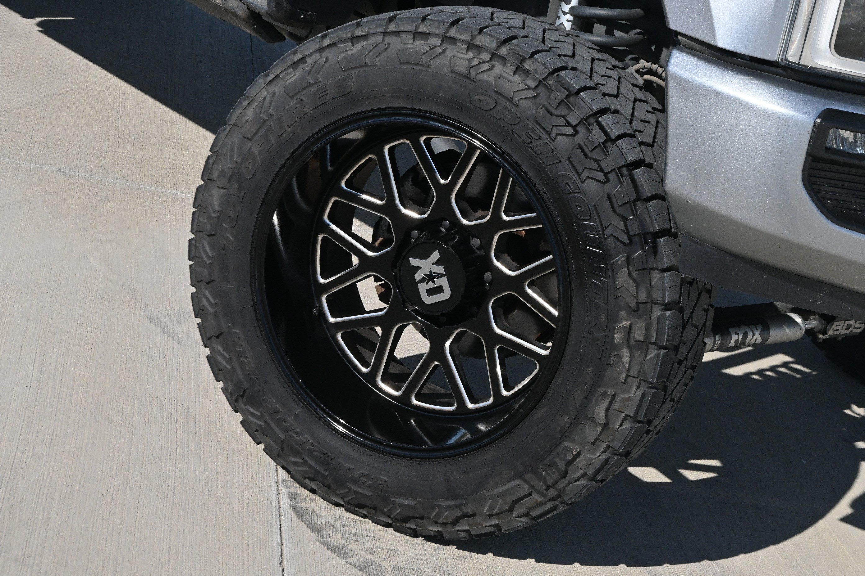 Used 2022 Ford F250 Platinum w/ FX4 Off-Road Package AWD/4WD image 11