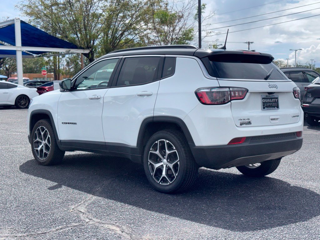 Used 2024 Jeep Compass Limited AWD/4WD image 6