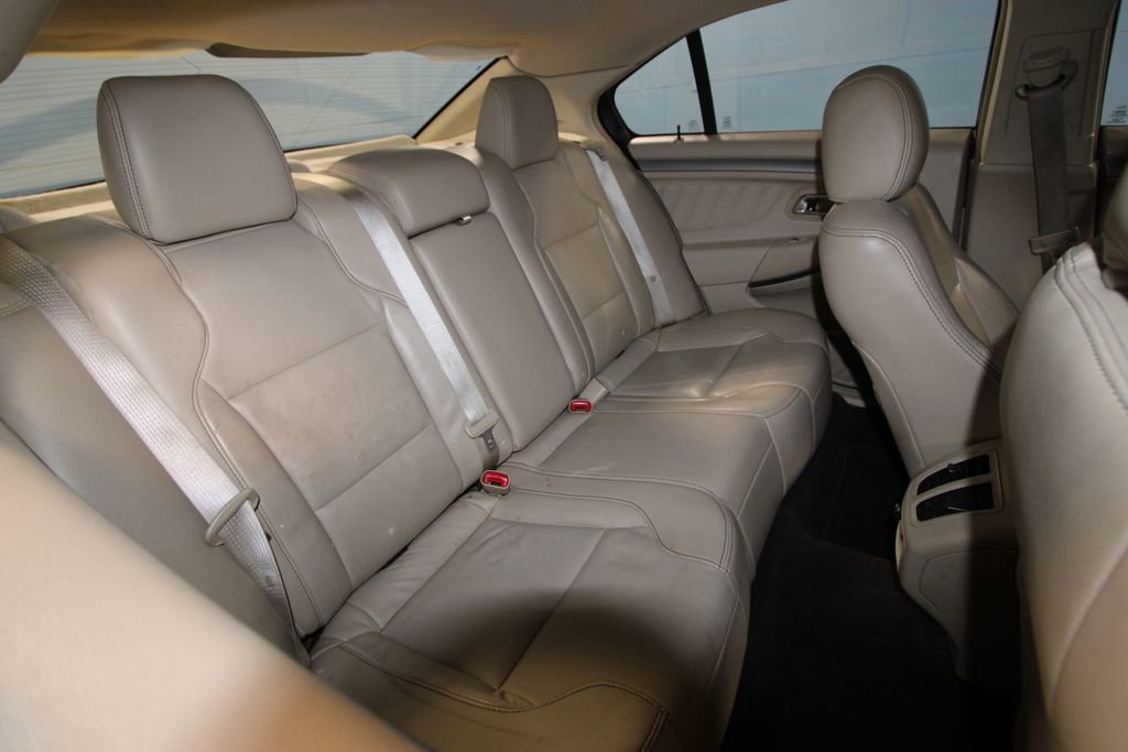Used 2013 Ford Taurus SEL FWD image 20