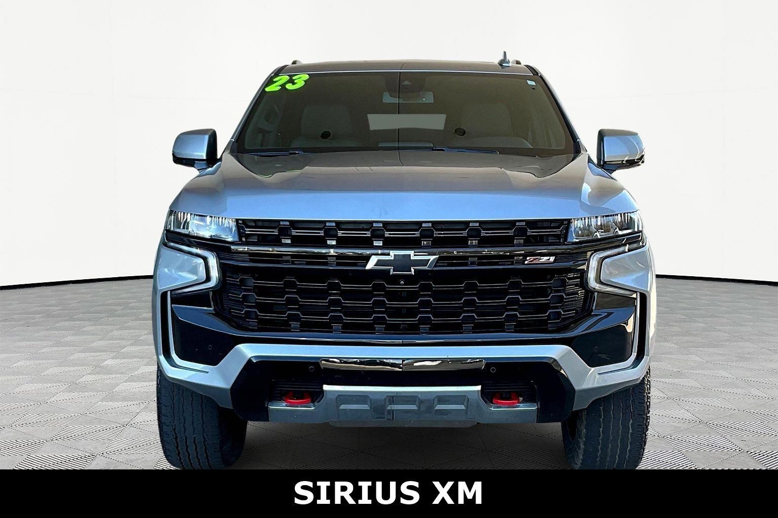 Used 2023 Chevrolet Suburban Z71 w/ Luxury Package image 2