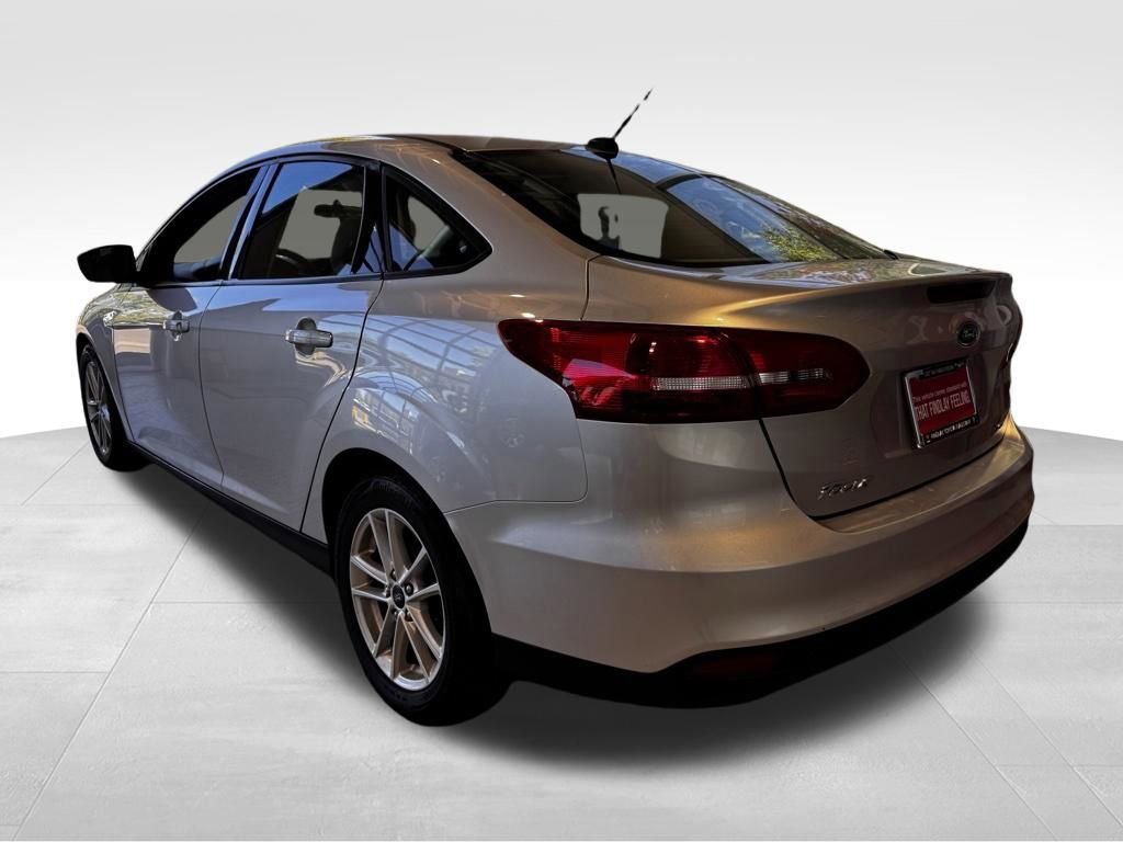 Used 2018 Ford Focus SE FWD image 4