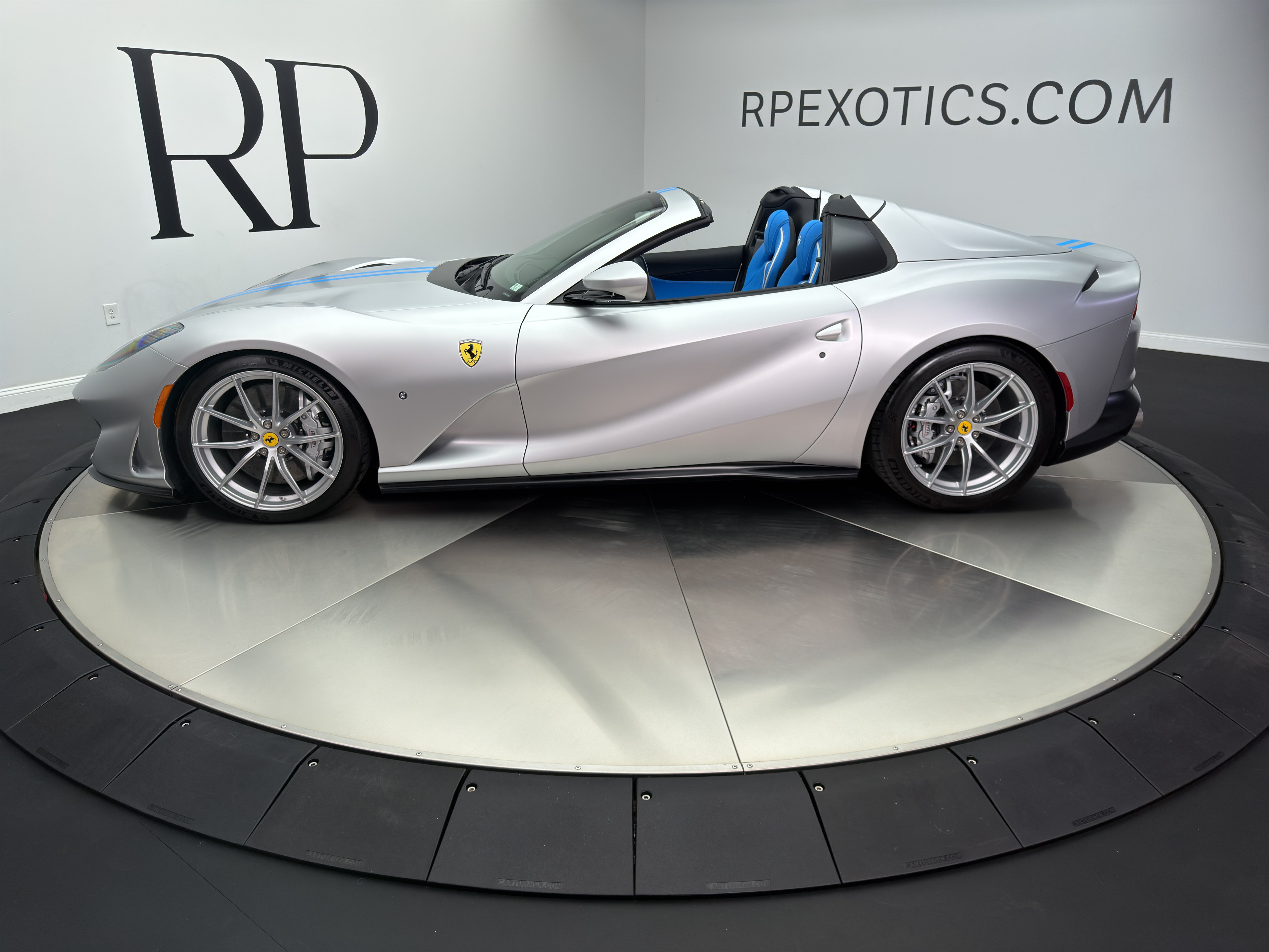 Used 2023 Ferrari 812 GTS RWD image 6