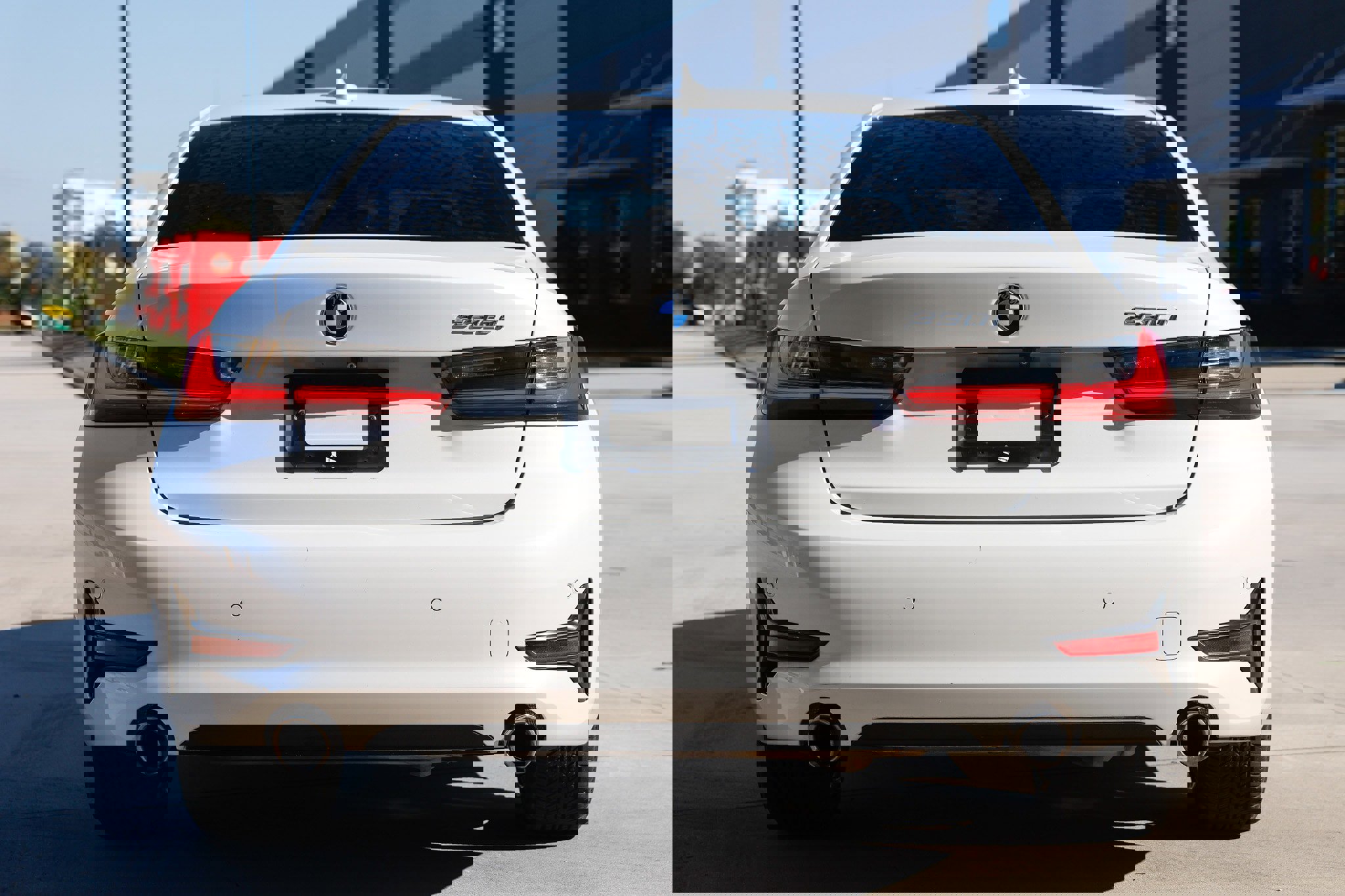 Used 2019 BMW 330i Sedan w/ Premium Package image 12