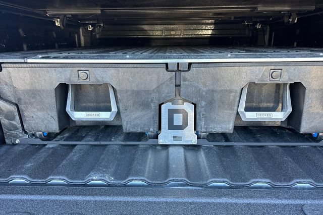 Used 2024 Chevrolet Silverado 3500 High Country w/ High Country Premium Package AWD/4WD image 17