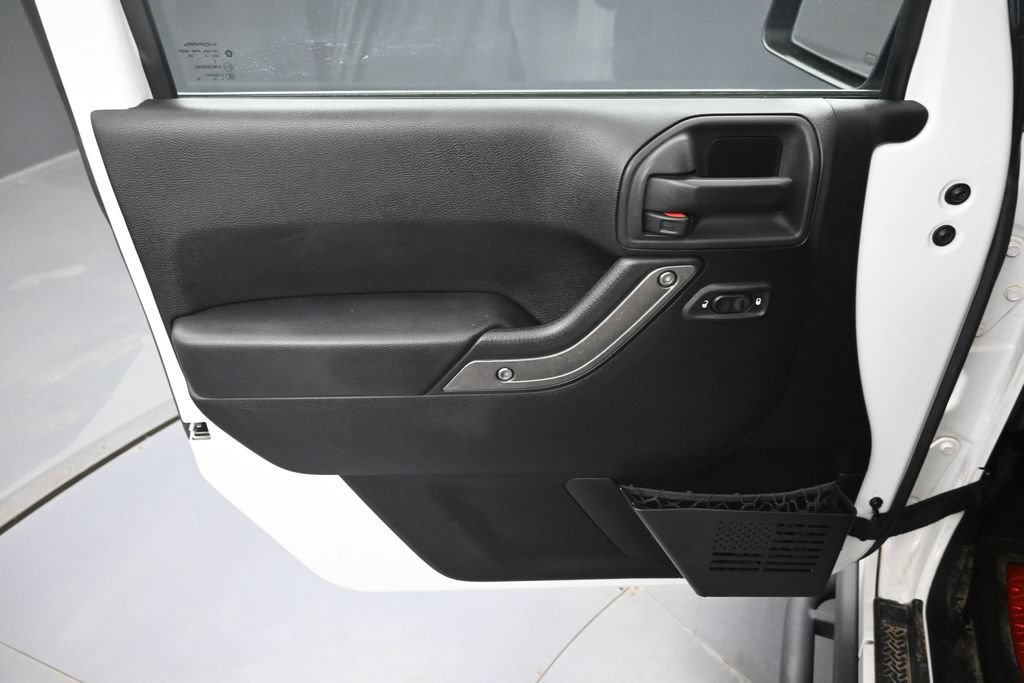 Used 2015 Jeep Wrangler Sport AWD/4WD image 18