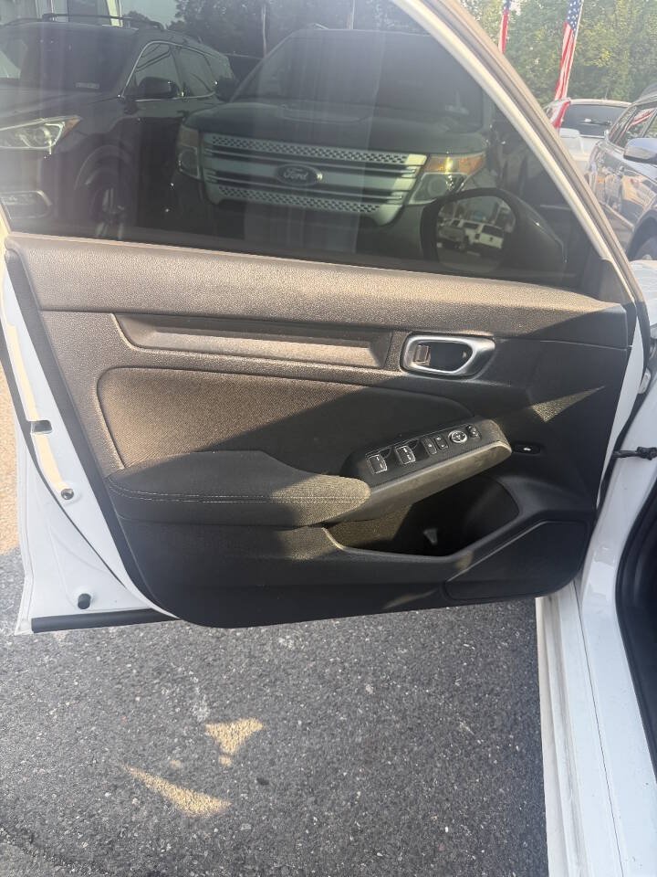 Used 2022 Honda Civic Sport image 2
