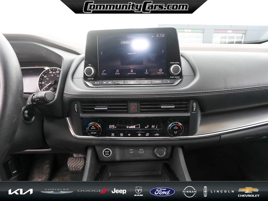 Used 2023 Nissan Rogue SV image 16