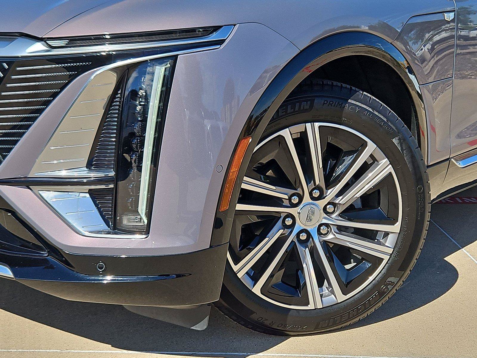 Used 2024 Cadillac Lyriq Luxury RWD image 7