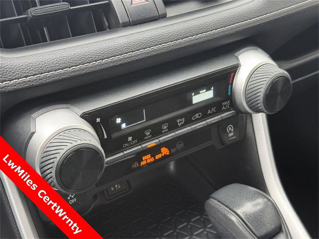 Used 2025 Toyota RAV4 LE image 28