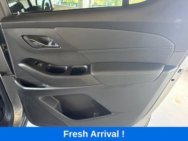 Used 2023 Chevrolet Traverse Premier FWD image 14
