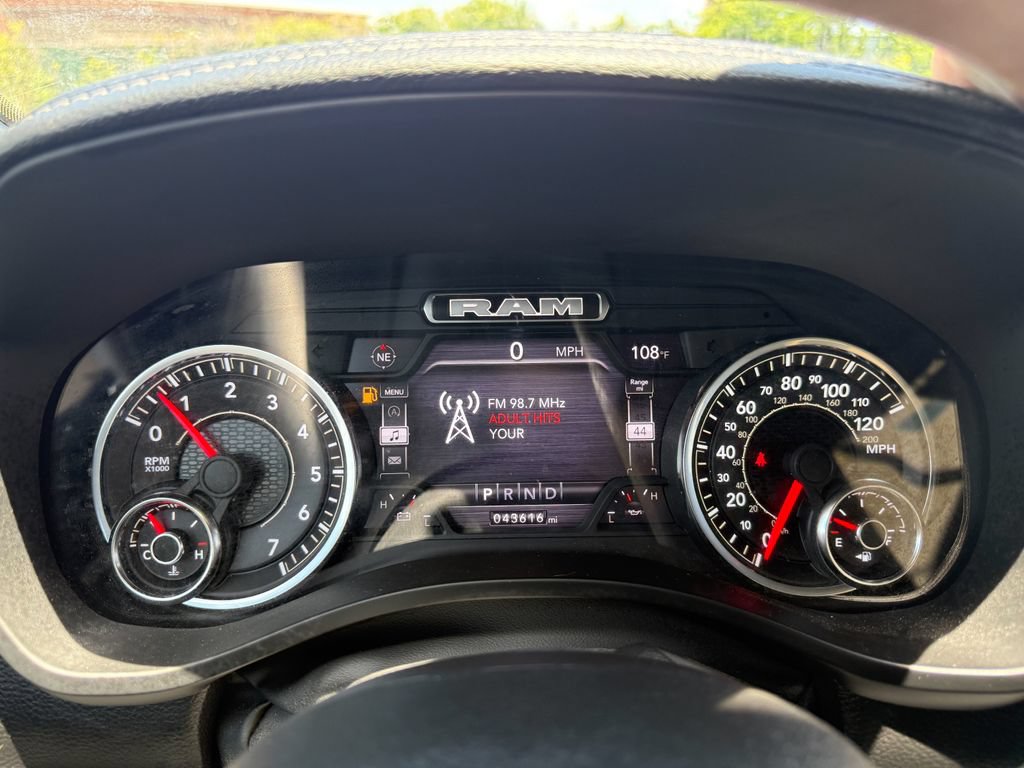 Used 2023 RAM 1500 Laramie AWD/4WD image 17