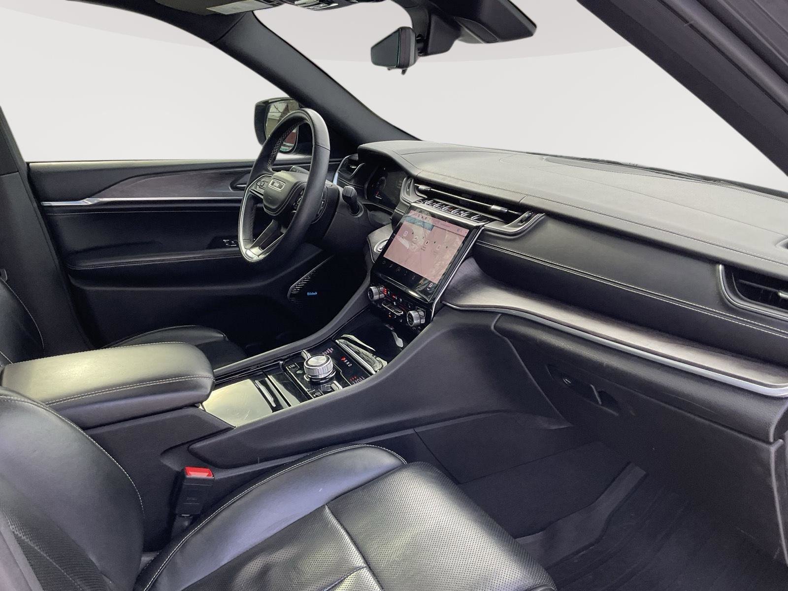 Used 2022 Jeep Grand Cherokee L Overland w/ Luxury Tech Group IV image 18