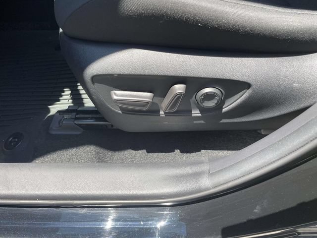 Used 2021 Toyota RAV4 XLE FWD image 16