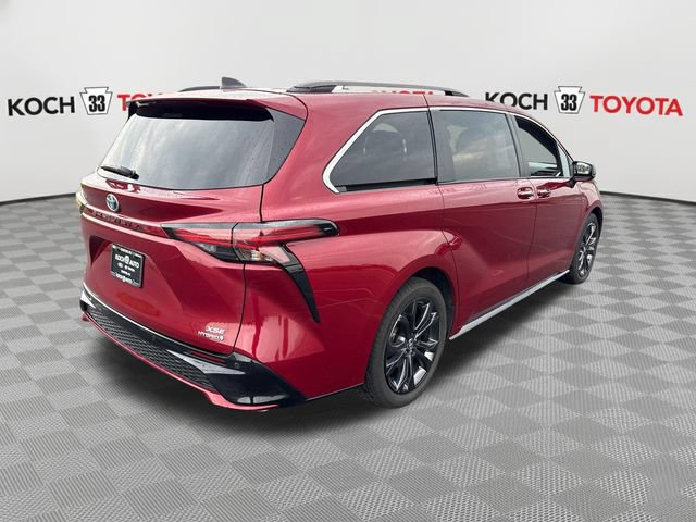 Used 2024 Toyota Sienna XSE w/ XSE Plus Package FWD image 8