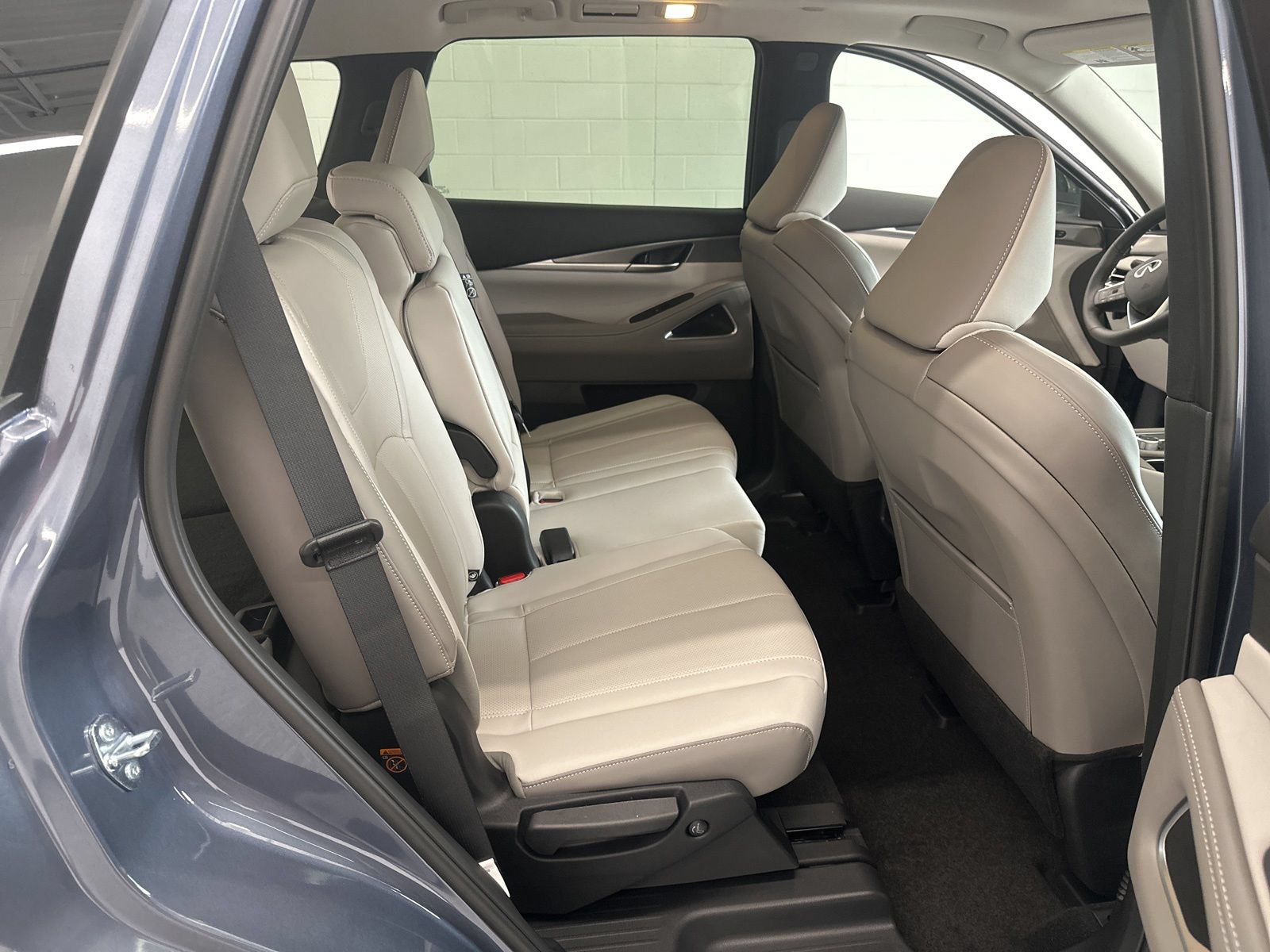 New 2027 INFINITI QX60 Luxe w/ Cargo Package AWD/4WD image 13