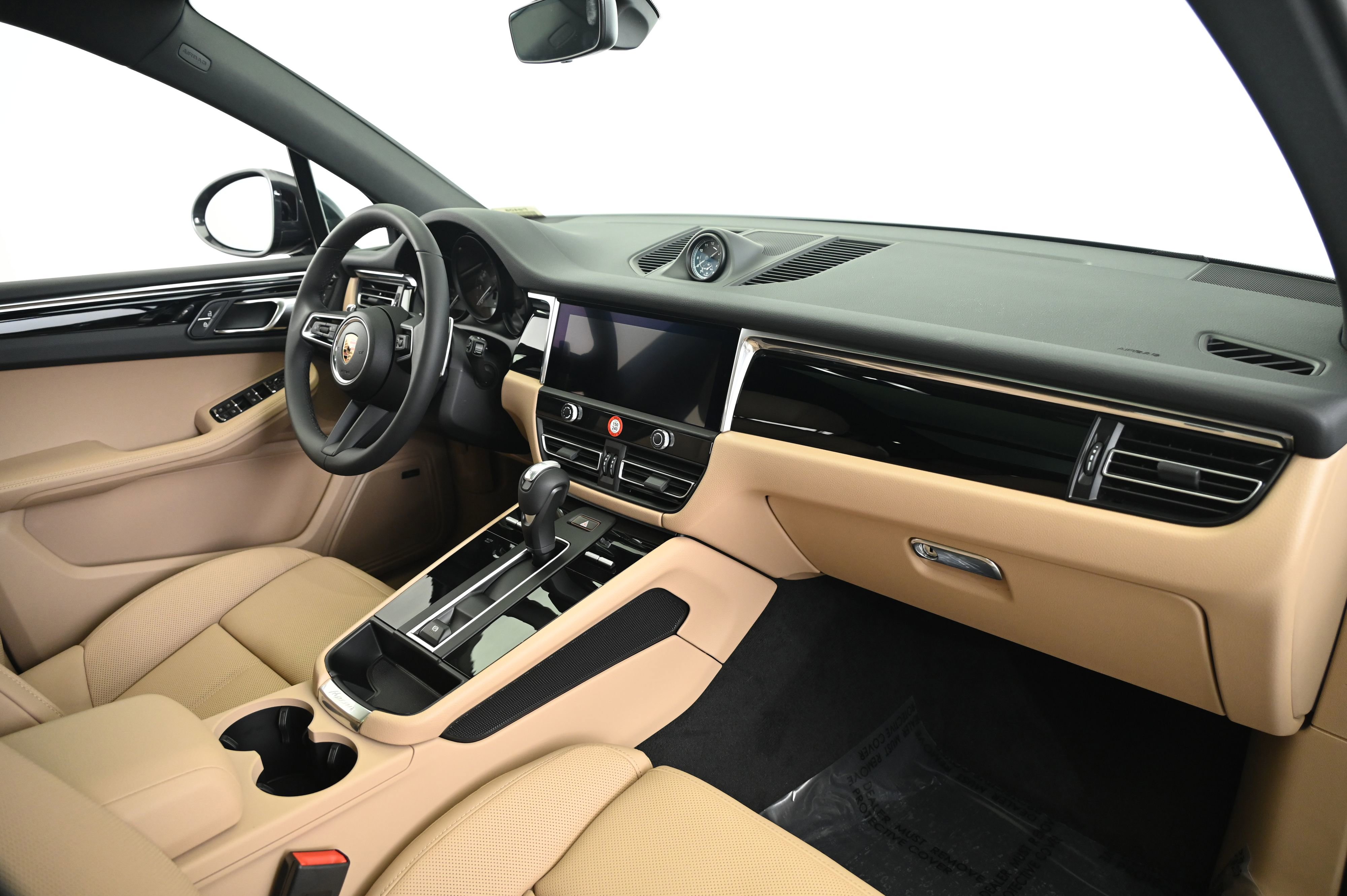 Certified 2025 Porsche Macan image 27