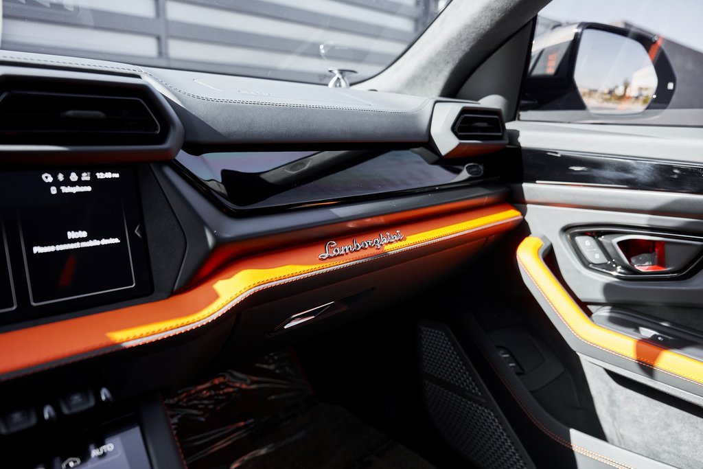 Used 2025 Lamborghini Urus SE image 88