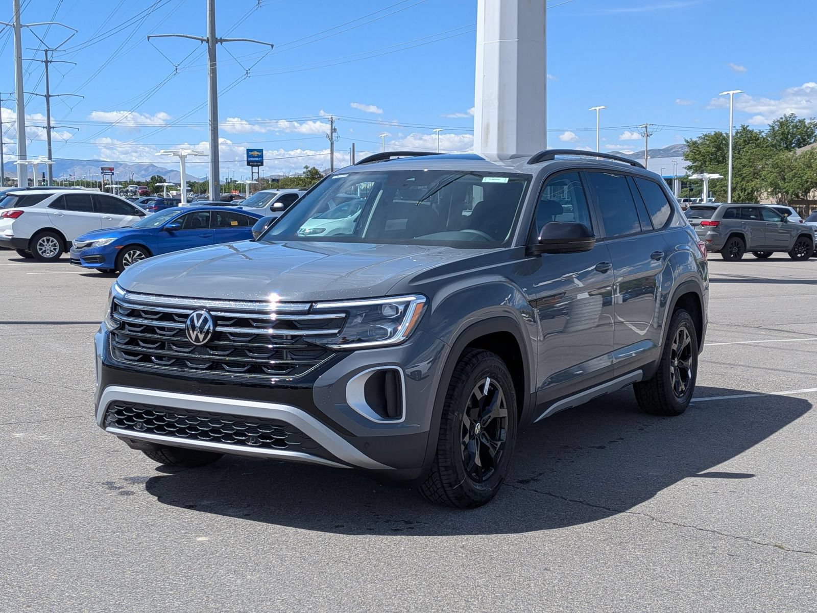 New 2026 Volkswagen Atlas Peak Edition AWD/4WD image 7