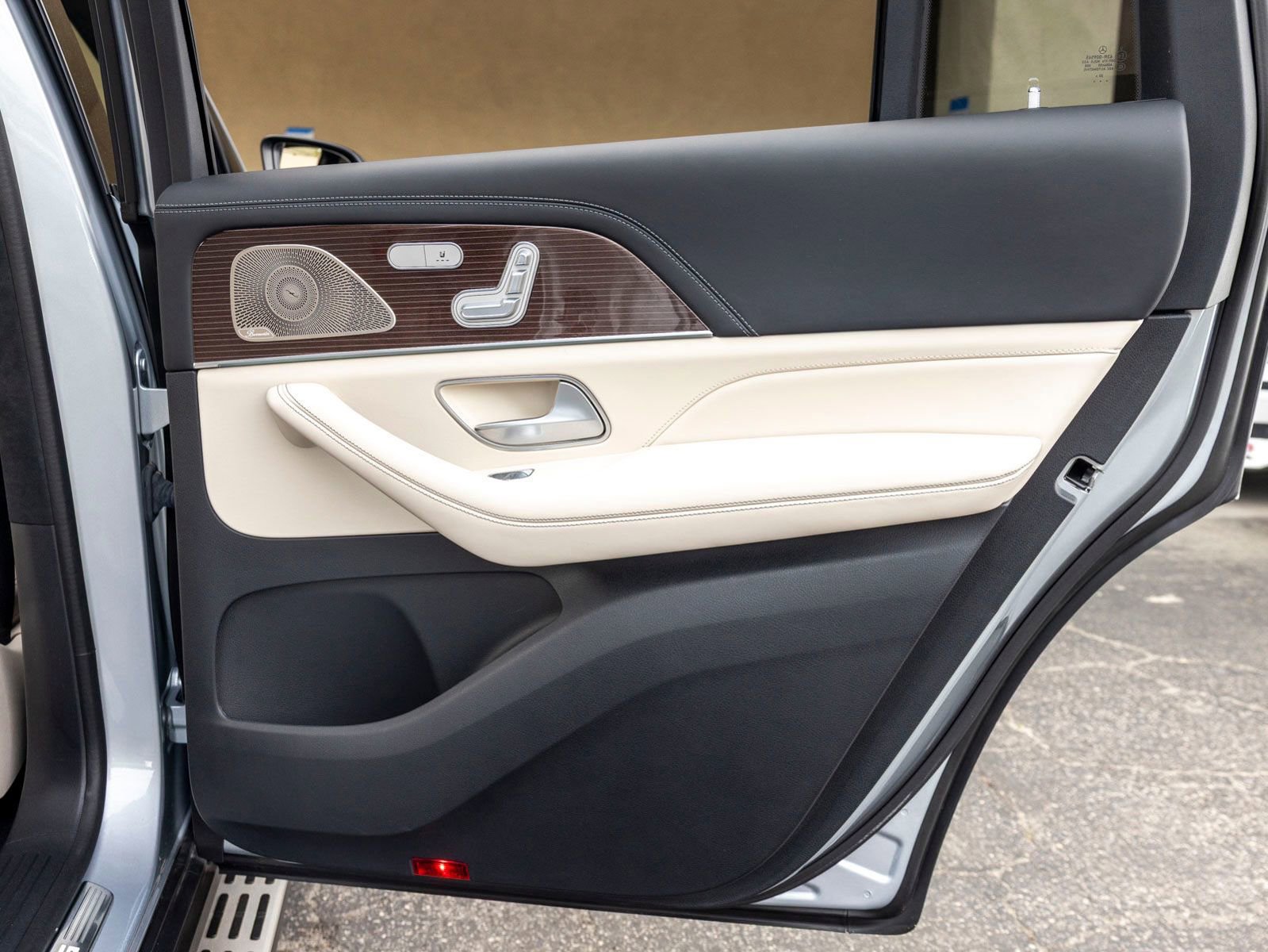 Used 2023 Mercedes-Benz GLS 63 AMG 4MATIC image 25