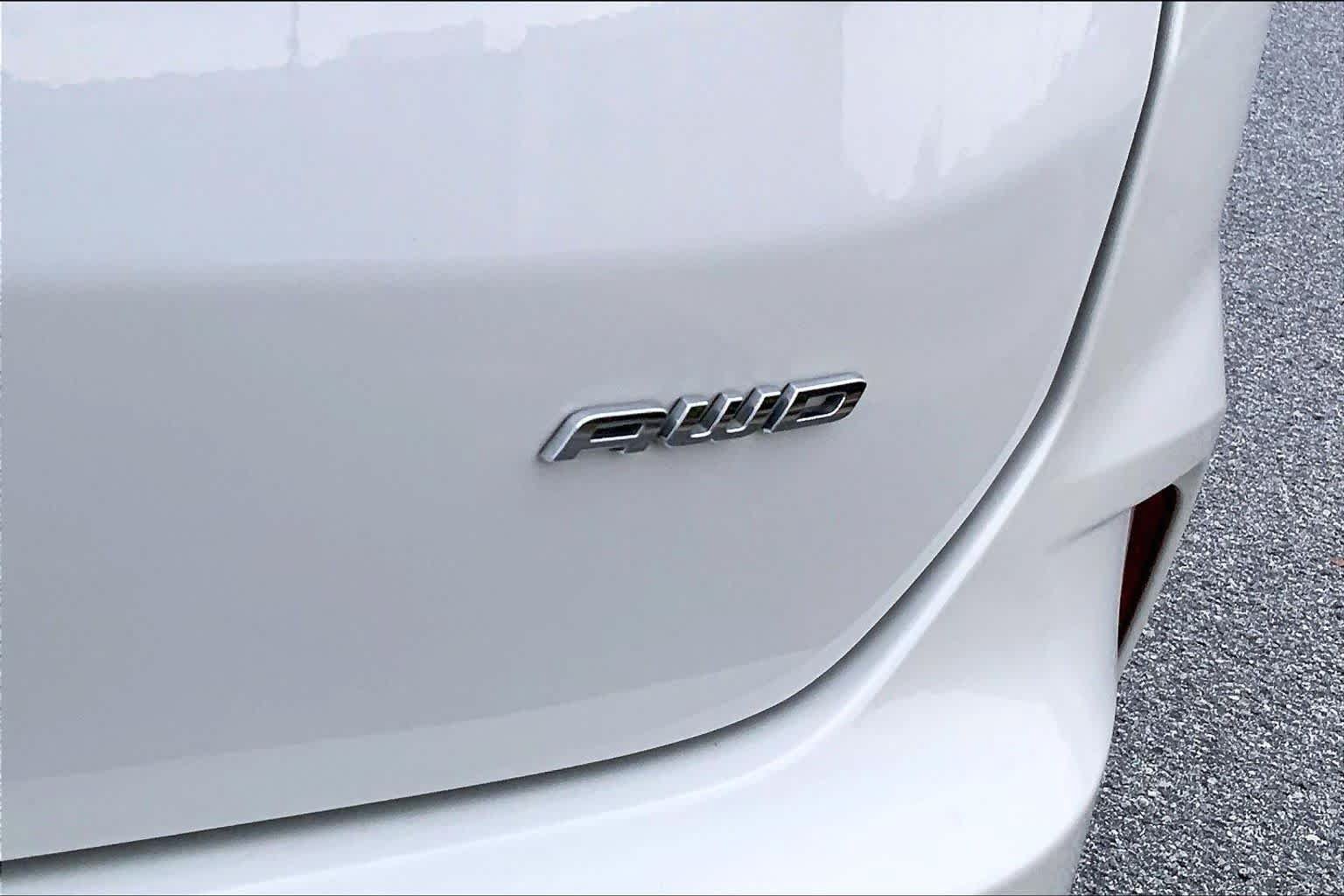 Used 2022 Ford Edge Titanium AWD/4WD image 10