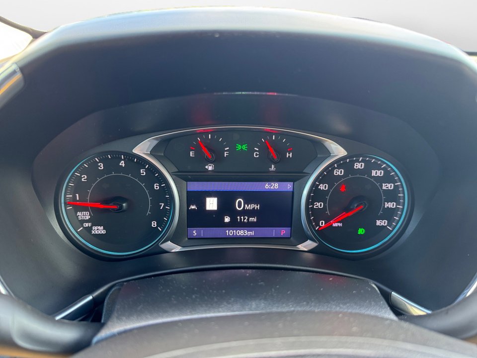 Used 2020 Chevrolet Equinox LT w/ Sport Edition FWD image 14