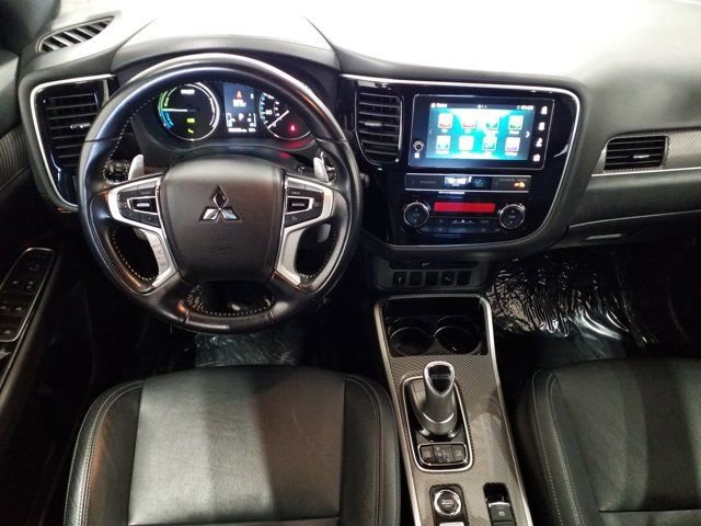 Used 2019 Mitsubishi Outlander SEL image 3