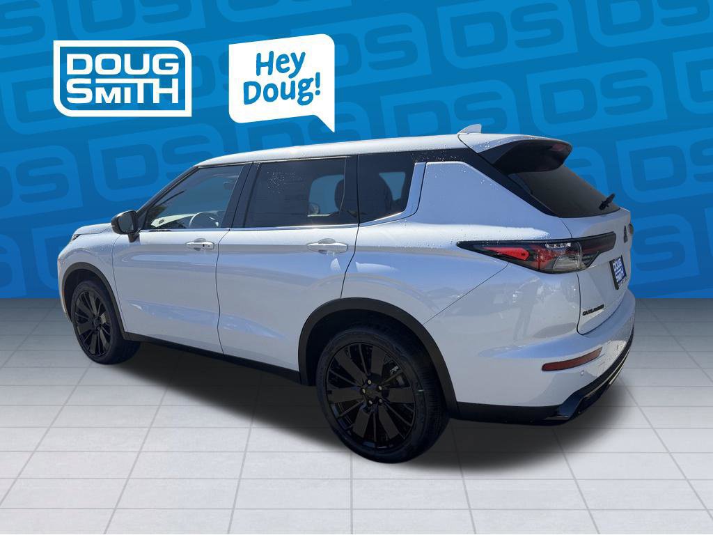 New 2026 Mitsubishi Outlander LE AWD/4WD image 3