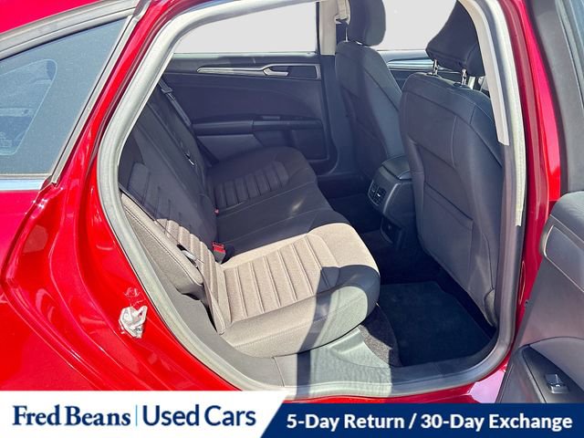 Used 2017 Ford Fusion SE w/ Fusion SE Technology Package FWD image 15