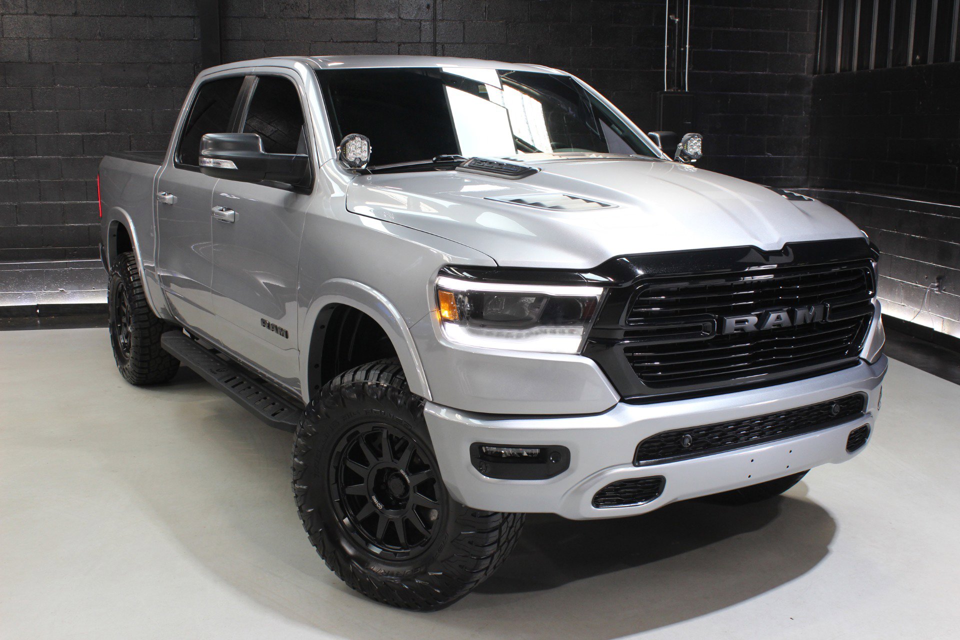 Used 2022 RAM 1500 Laramie image 9