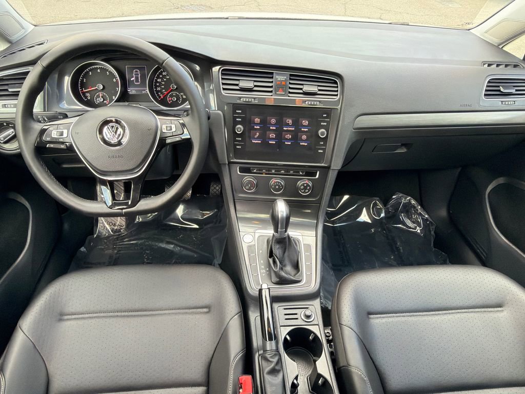 Used 2018 Volkswagen Golf SE FWD image 18