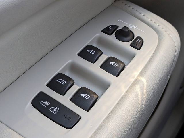 New 2025 Volvo XC60 B5 Plus w/ Protection Package Premier image 28