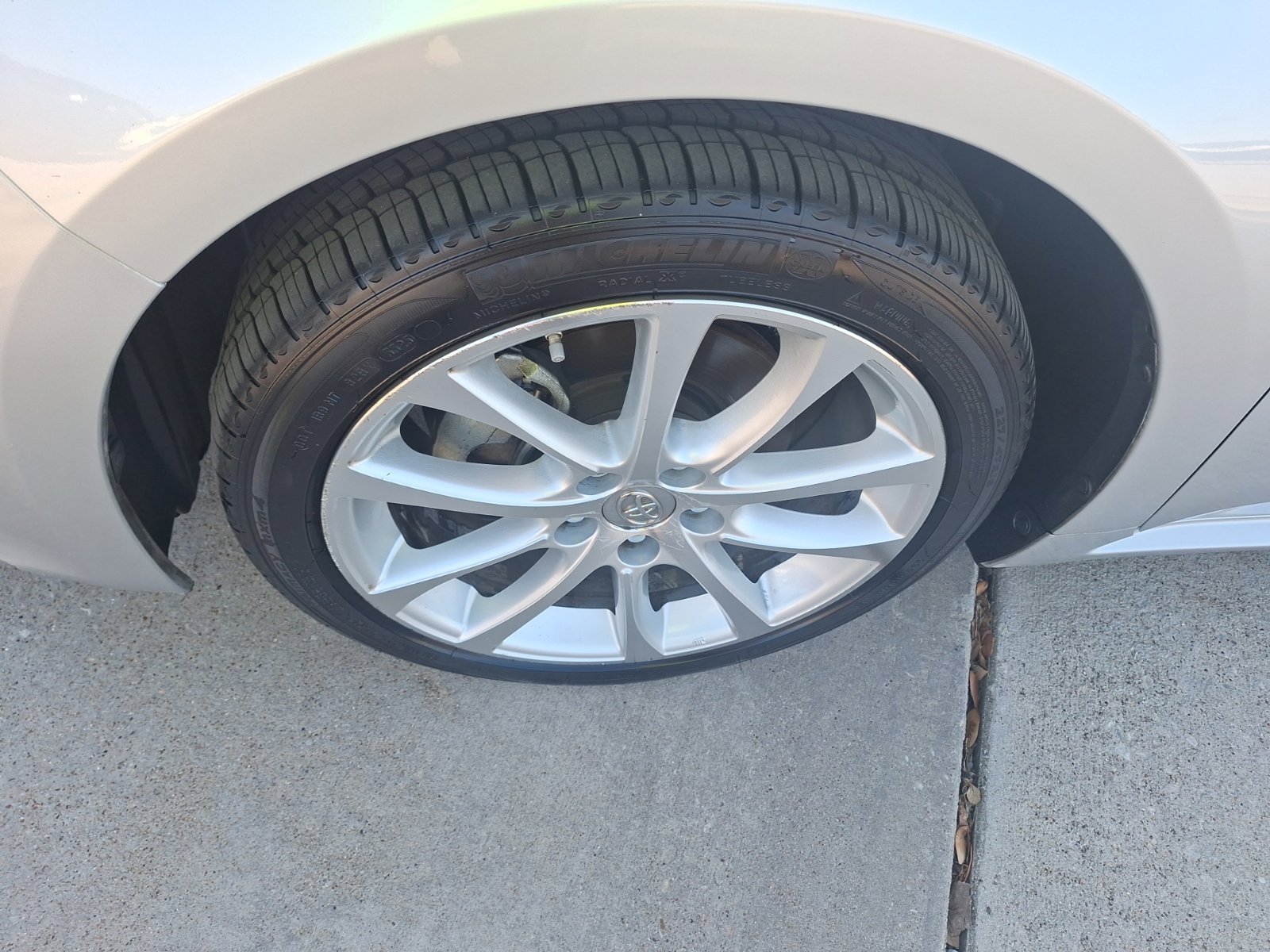Used 2014 Toyota Avalon Limited FWD image 11