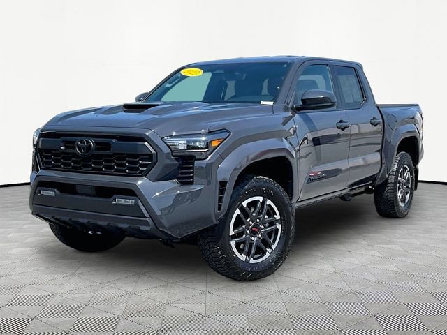 Used 2025 Toyota Tacoma TRD Sport AWD/4WD image 3