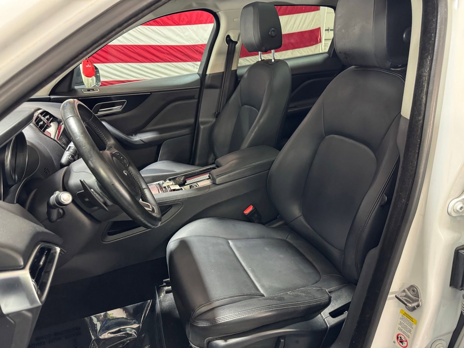 Used 2018 Jaguar F-PACE Premium image 9