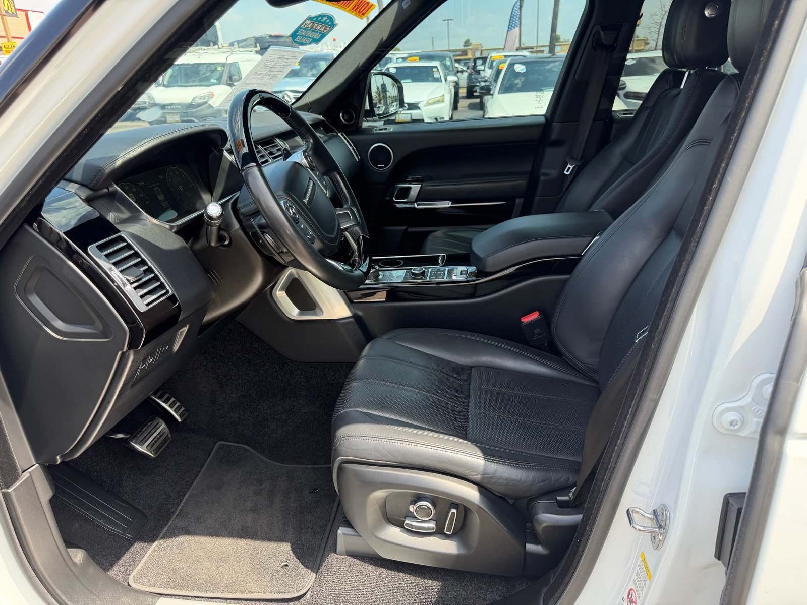 Used 2017 Land Rover Range Rover Supercharged AWD/4WD image 19