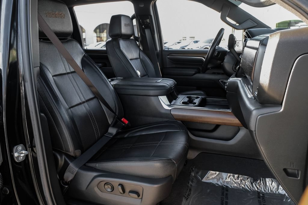 Used 2024 Chevrolet Silverado 3500 High Country w/ High Country Premium Package AWD/4WD image 33